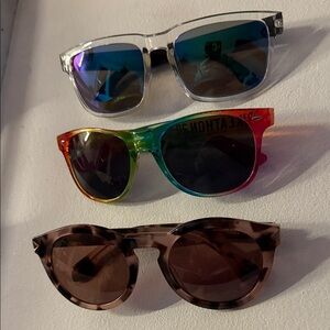 Rainbow dark lens, tortoise shell, bombers Sunglasses Trio GUC